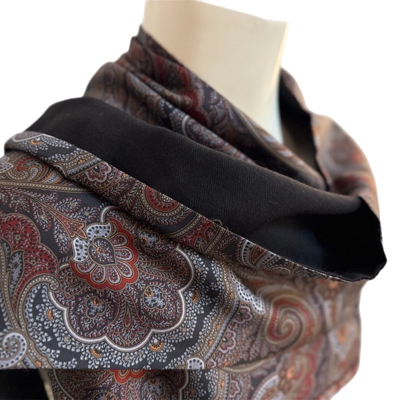 Dion Paisley Fringe Scarf – Silk & Wool - - Picture 3 of 10